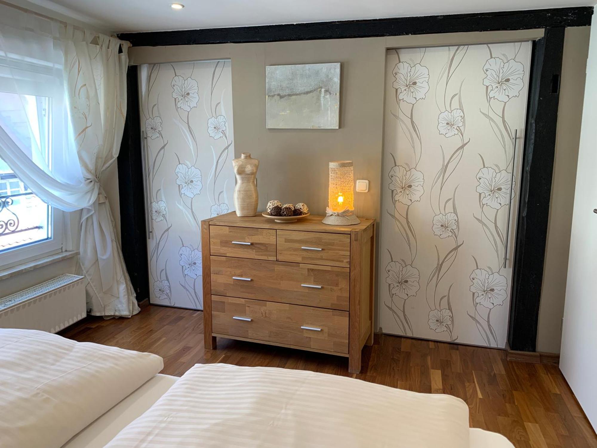 Ferienwohnung Janus Altstadt-Hameln Haus 1 Inklusive Parkplatz Mit Und Ohne Balkon Hamelin Exteriör bild